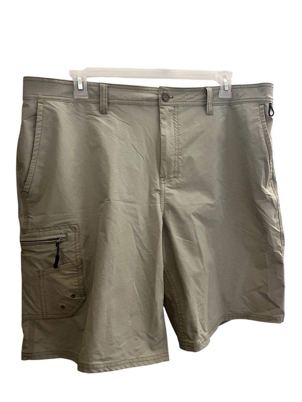 Realtree Fishing XL Beige Men's Shorts Zipper Pocket Nylon Blend for Fishing